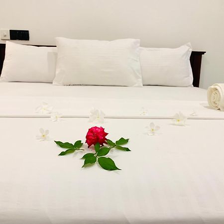 Kavin Beach Hotel Hikkaduwa Εξωτερικό φωτογραφία